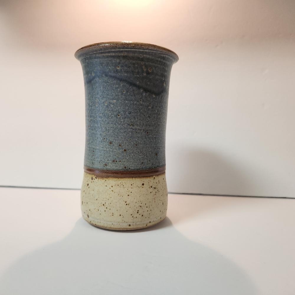 Abstract Beach Scene Ceramic Vase - Picture 4 of 14